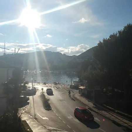 アパート La Riva ドゥブロブニク